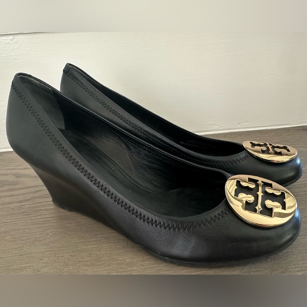 Tori Burch Sally style wedge pumps, black size 7 1/2